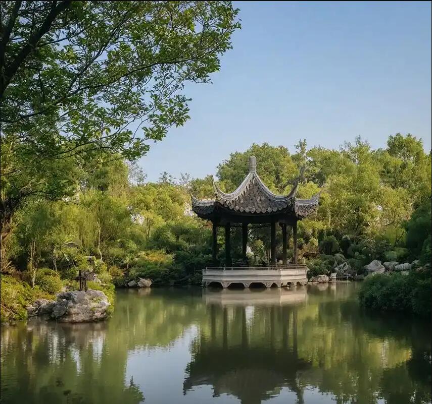 镇江狼狈餐饮有限公司